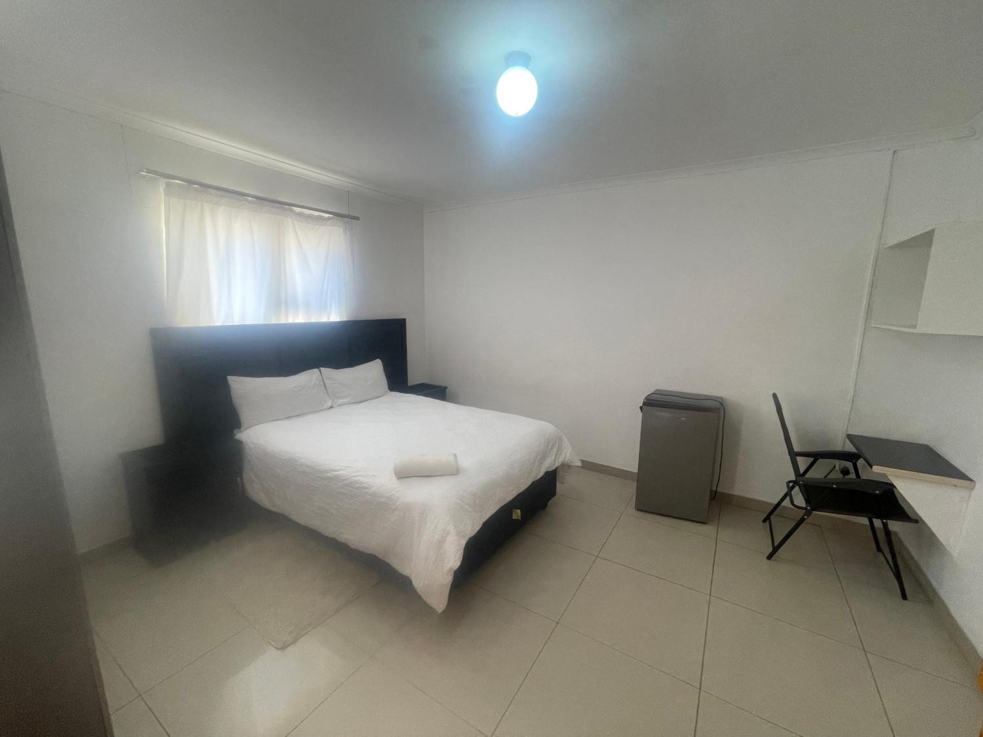Sabrina Guesthouse Цумеб Екстер'єр фото